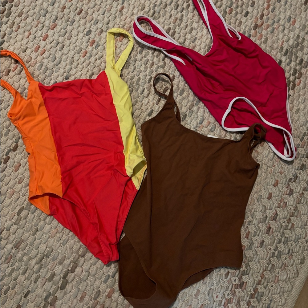 Swimsuit bundle revolve and aritzia